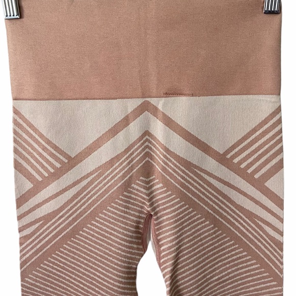 GOOD AMERICAN The Dynamic Seamless Leggings NWOT - Picture 8 of 14